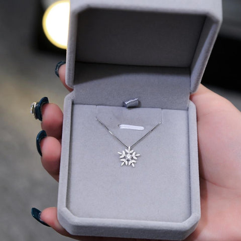 Original Snowflake Pendant Simple Clavicle Chain Gift 925 Sterling Silver Temperament Personality Female Necklace SNE085
